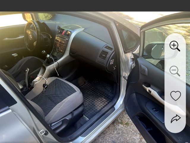 Toyota Auris - зображення 1