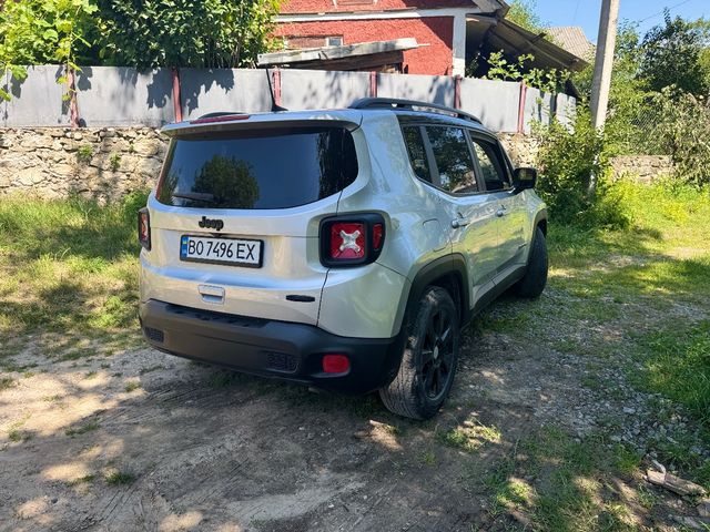 Jeep Renegade - фото 3