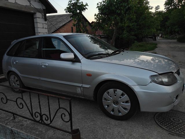 Mazda 323 - зображення 1