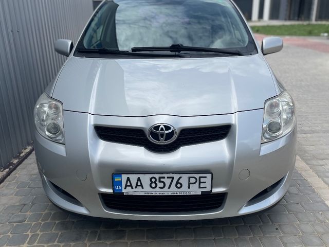 Toyota Auris - зображення 4