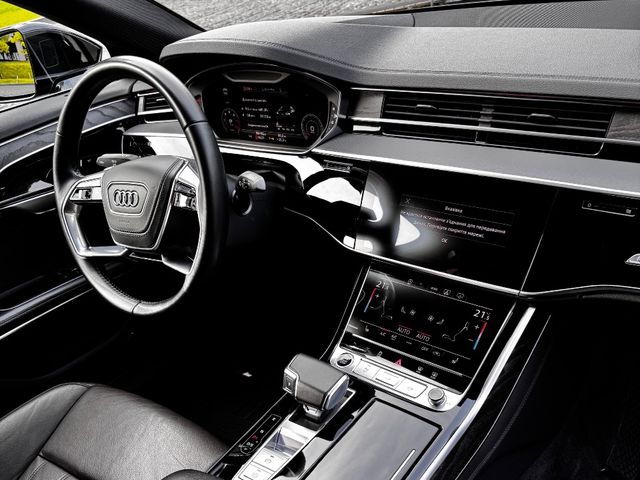 Audi A8 - зображення 1