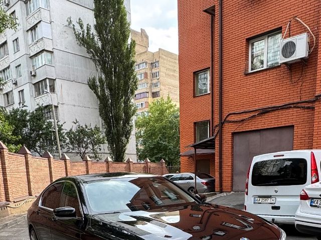 BMW 7 серії - зображення 1