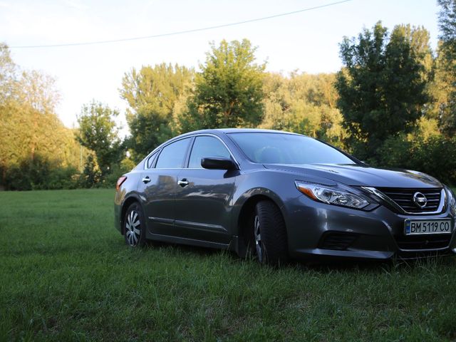Nissan Altima - зображення 1