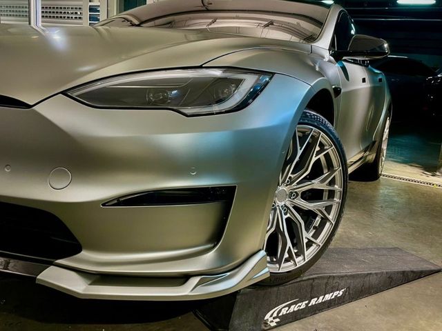 Tesla Model S - зображення 1