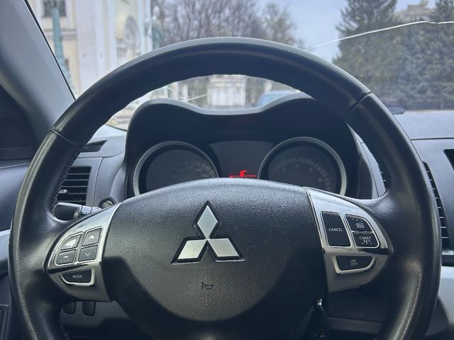Mitsubishi Lancer - фото 2