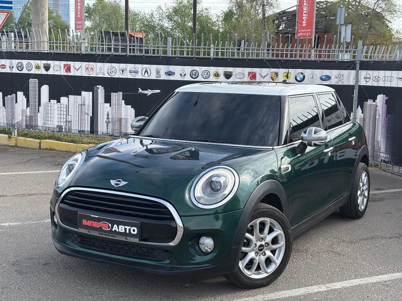 Mini Hatch - фото 1