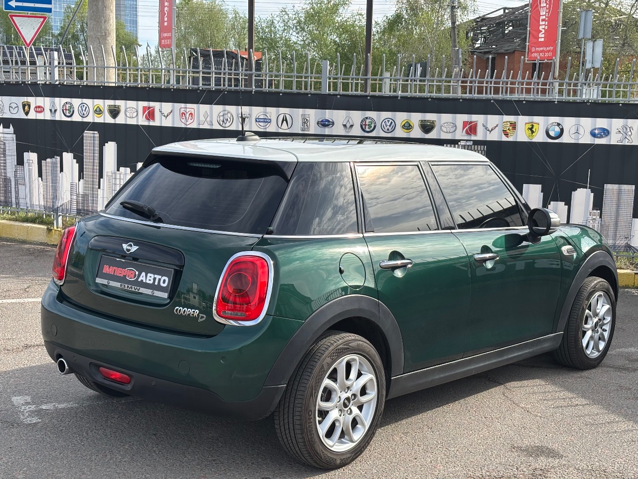 Mini Hatch - фото 2