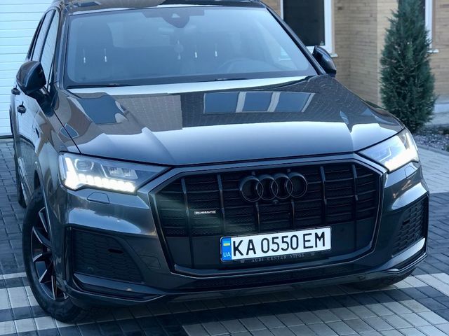 Audi Q7 - фото 1