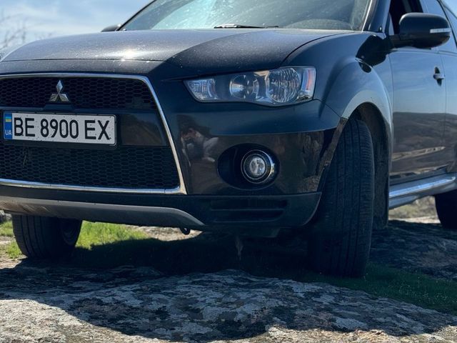 Mitsubishi Outlander - фото 3