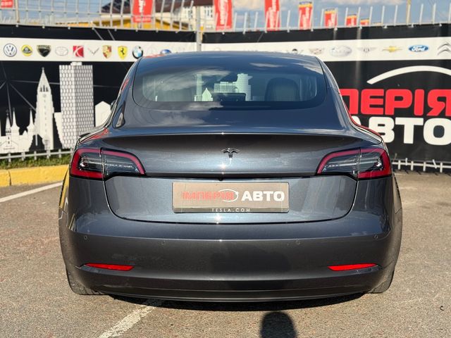 Tesla Model 3 - зображення 4