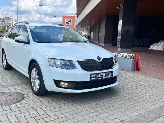 Skoda Octavia - фото 3