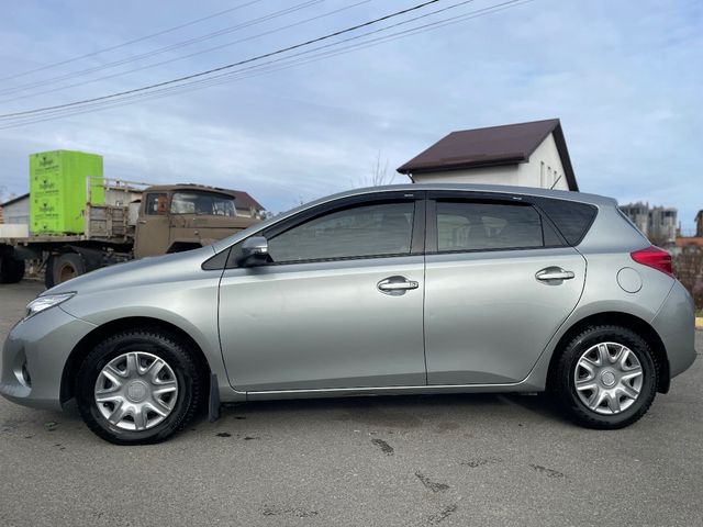 Toyota Auris - зображення 3