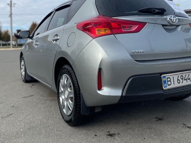 Toyota Auris - зображення 5