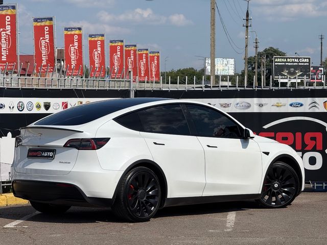 Tesla Model Y - фото 5