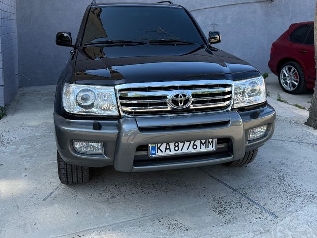Toyota Land Cruiser