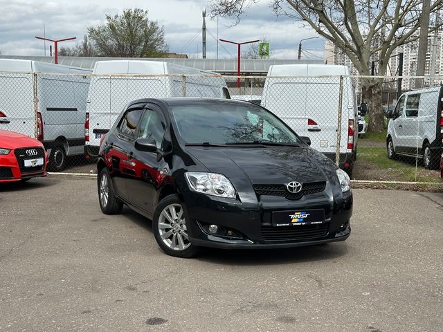 Toyota Auris - зображення 1