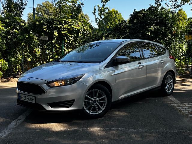 Ford Focus - фото 1