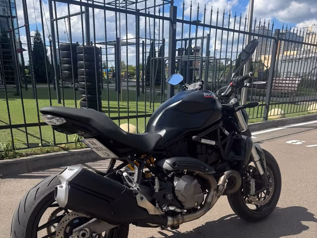 Ducati Monster 821 - зображення 2