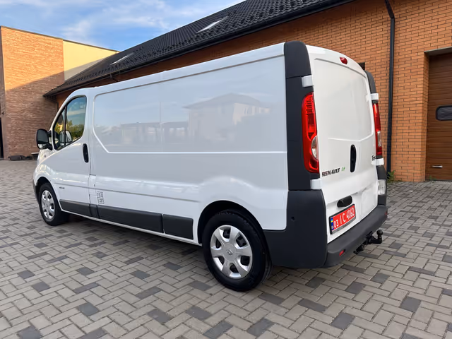 Renault Trafic - фото 3
