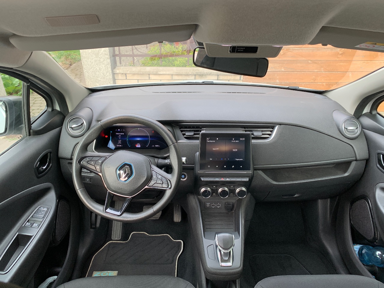 Renault ZOE - фото 10