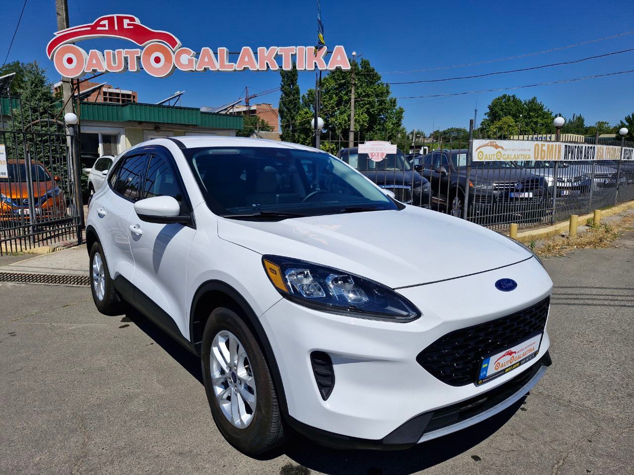 Ford Escape - фото 1