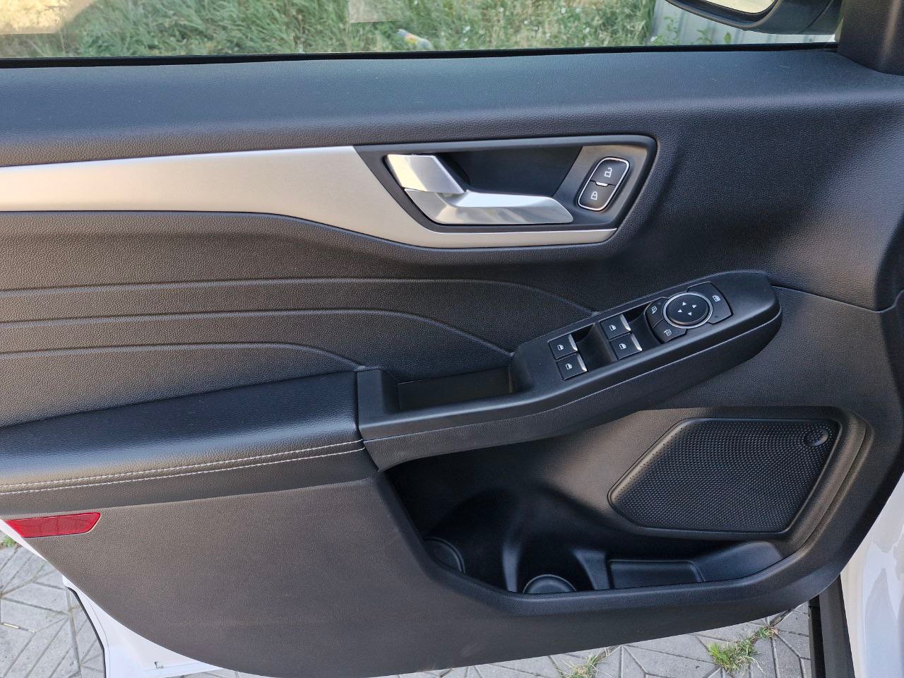 Ford Escape - фото 7