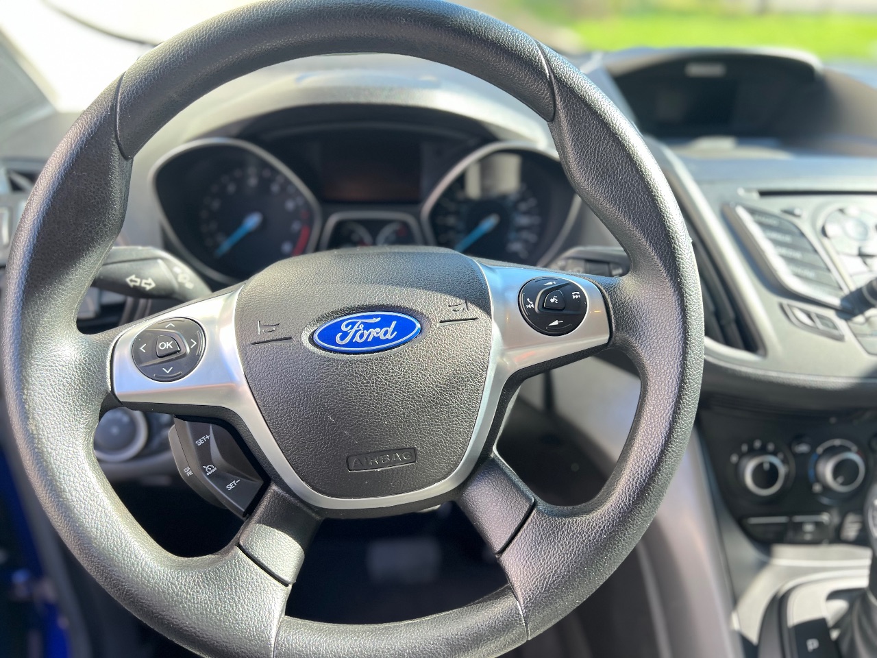 Ford Escape - фото 10