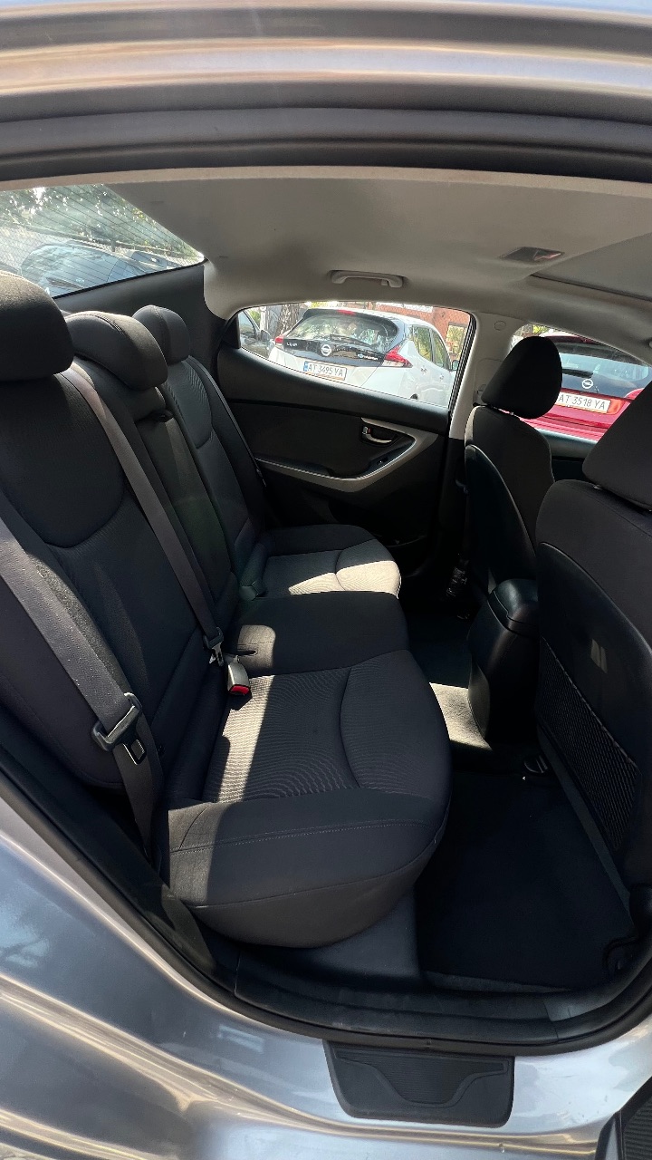Hyundai Elantra - фото 8