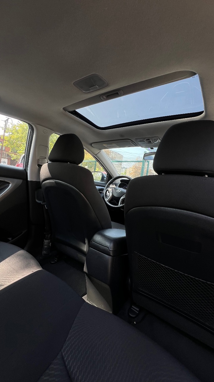 Hyundai Elantra - фото 10