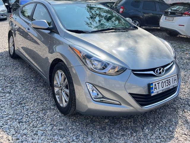 Hyundai Elantra - фото 1