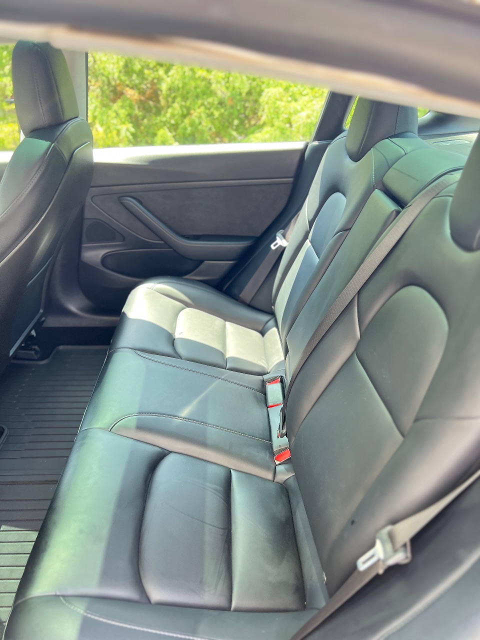 Tesla Model 3 - фото 18