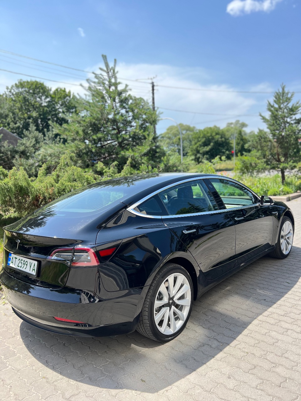 Tesla Model 3 - фото 2