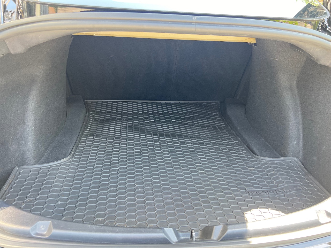 Tesla Model 3 - фото 11