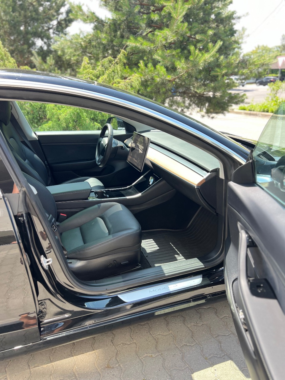 Tesla Model 3 - фото 8