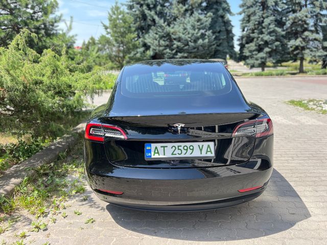 Tesla Model 3 - фото 3