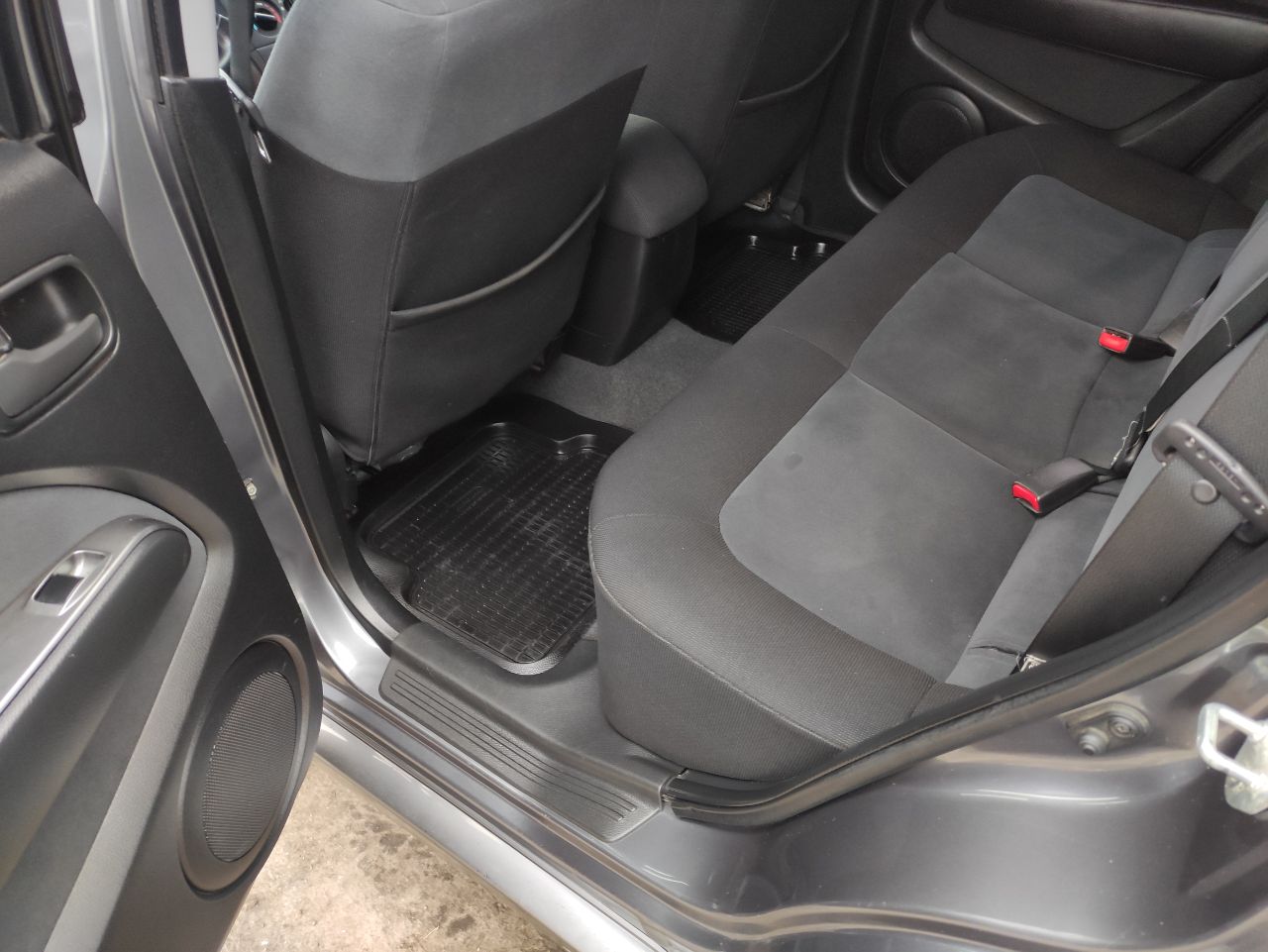 Mitsubishi Outlander - фото 14