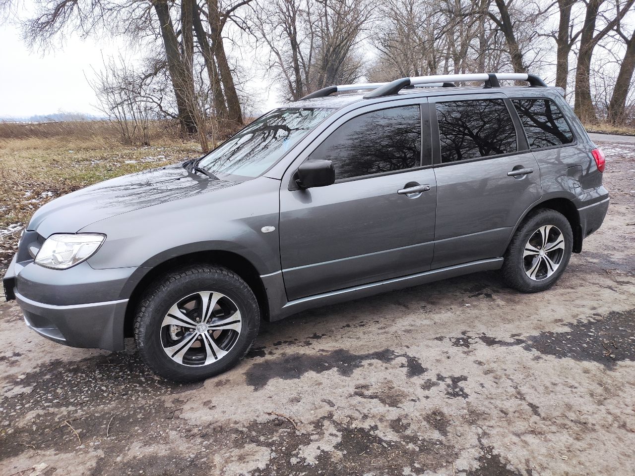 Mitsubishi Outlander - фото 3