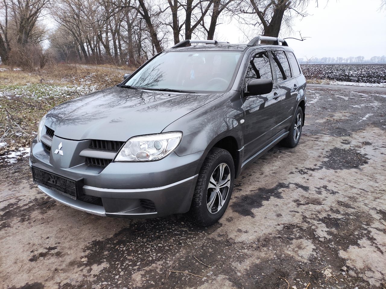Mitsubishi Outlander - фото 2
