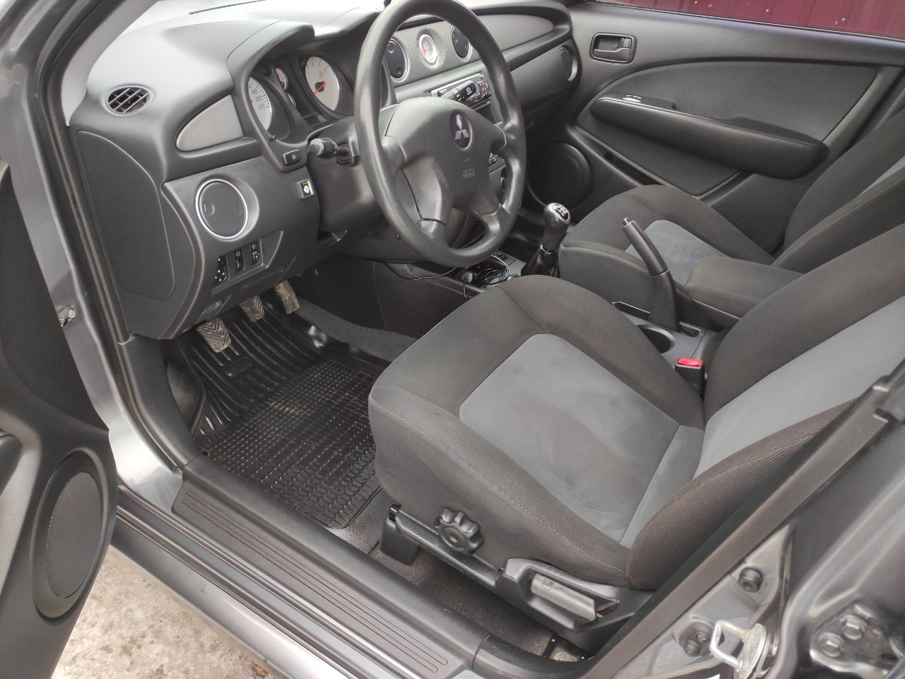 Mitsubishi Outlander - фото 8