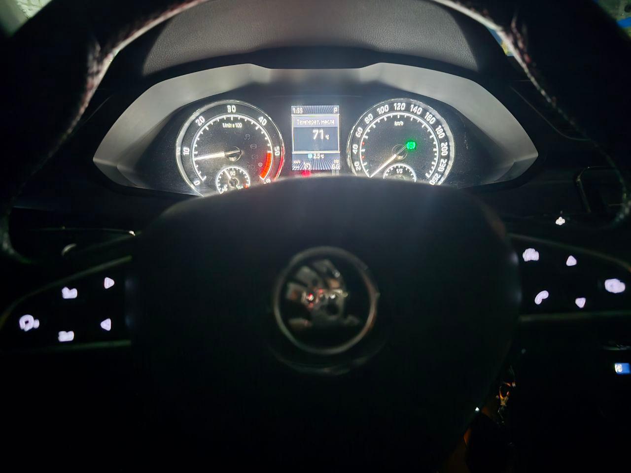 Skoda Superb - фото 4