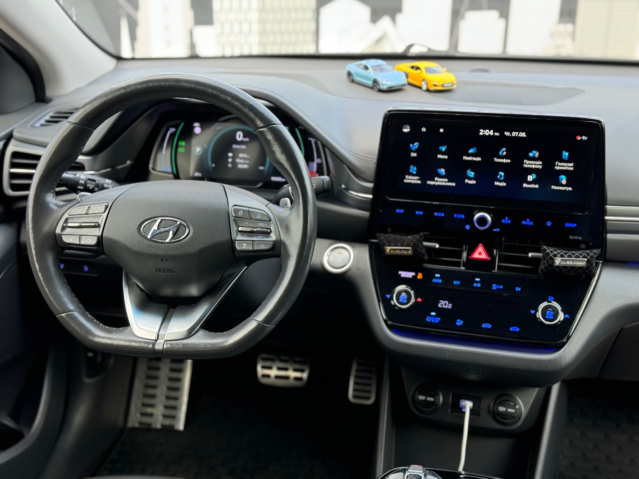 Hyundai IONIQ - фото 10