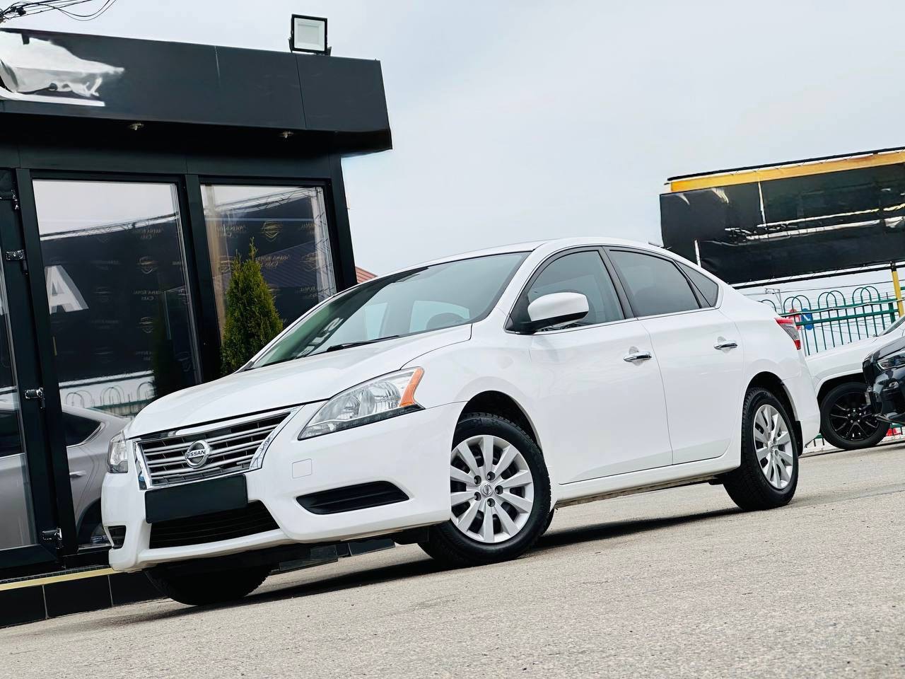 Nissan Sentra - фото 1