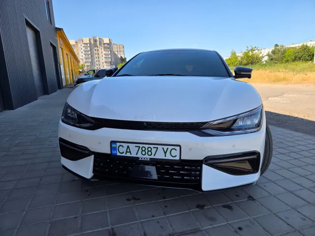 Kia EV6 - фото 2
