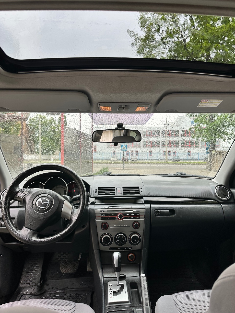 Mazda 3 - фото 2