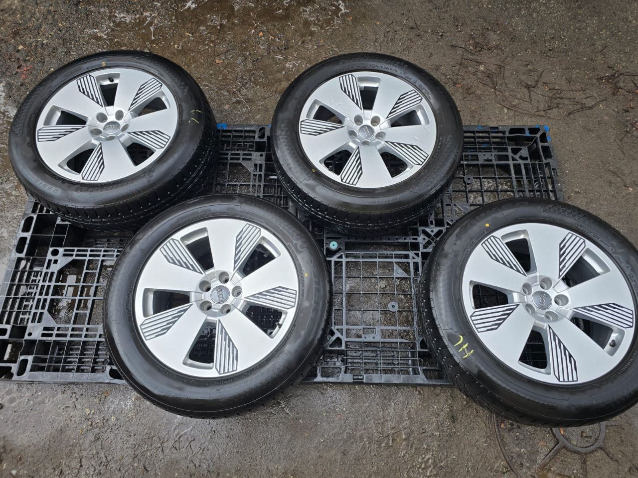 Audi e-tron Sportback - фото 24