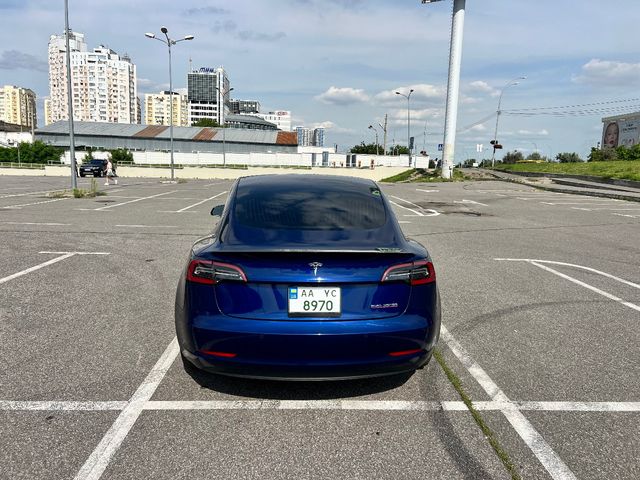 Tesla Model 3 - фото 4