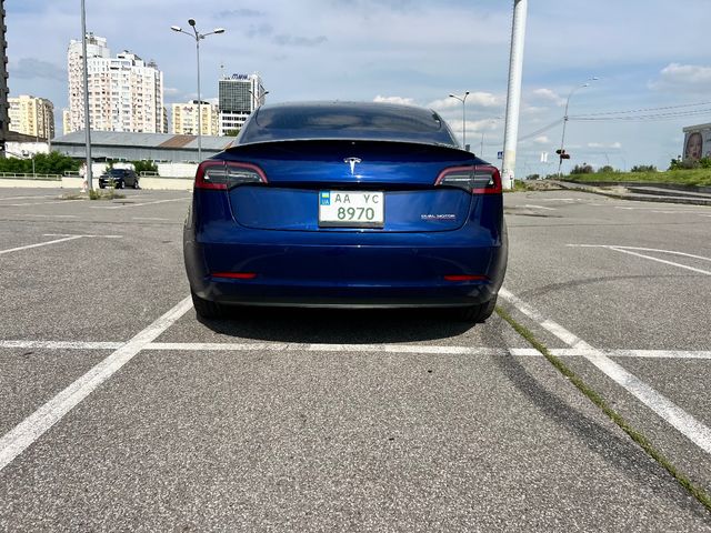 Tesla Model 3 - фото 5
