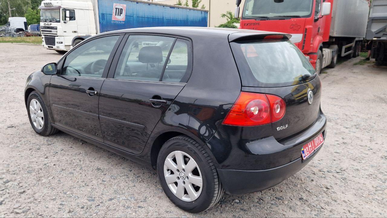 Volkswagen Golf - фото 12