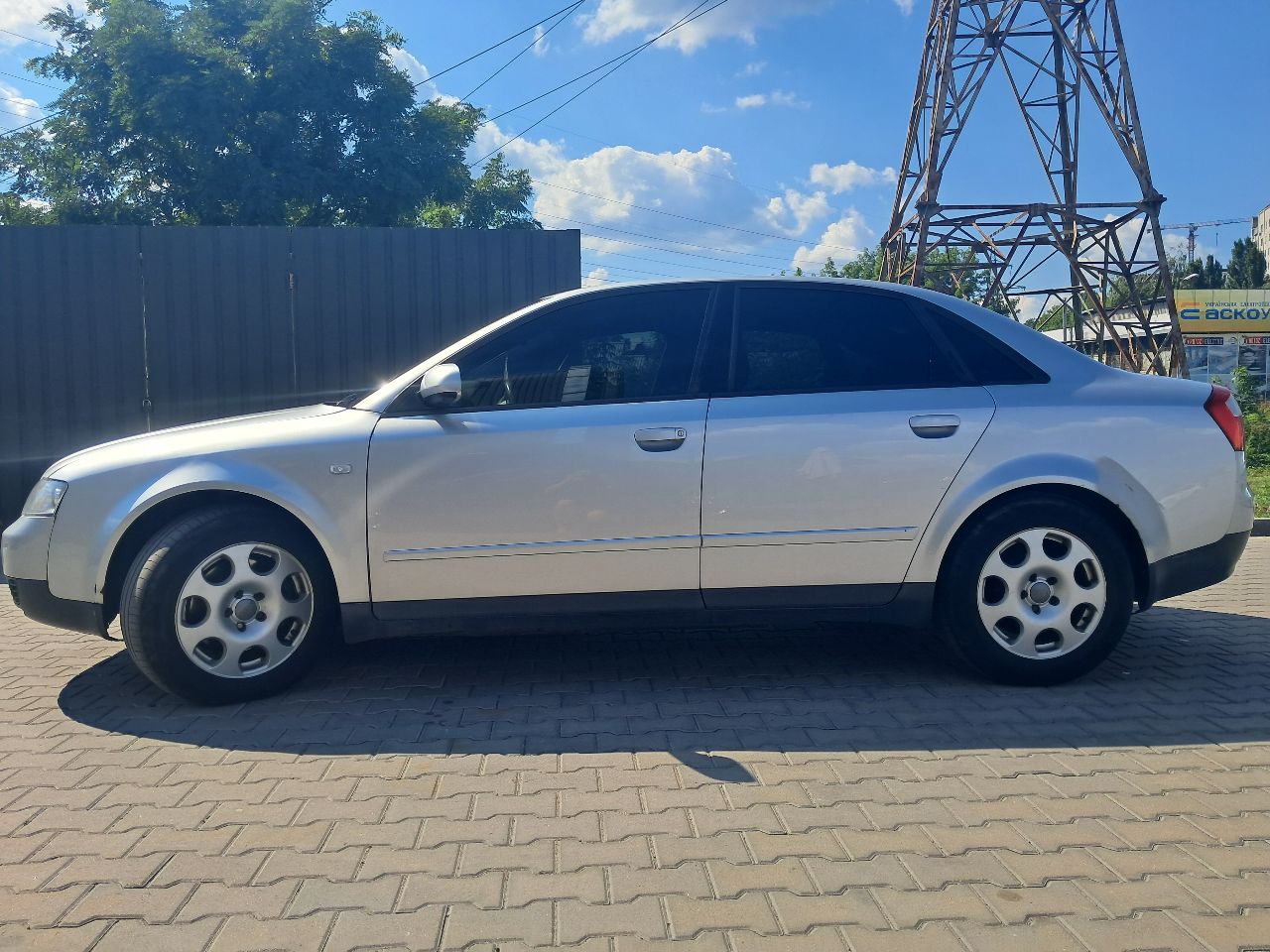 Audi A4 - фото 3