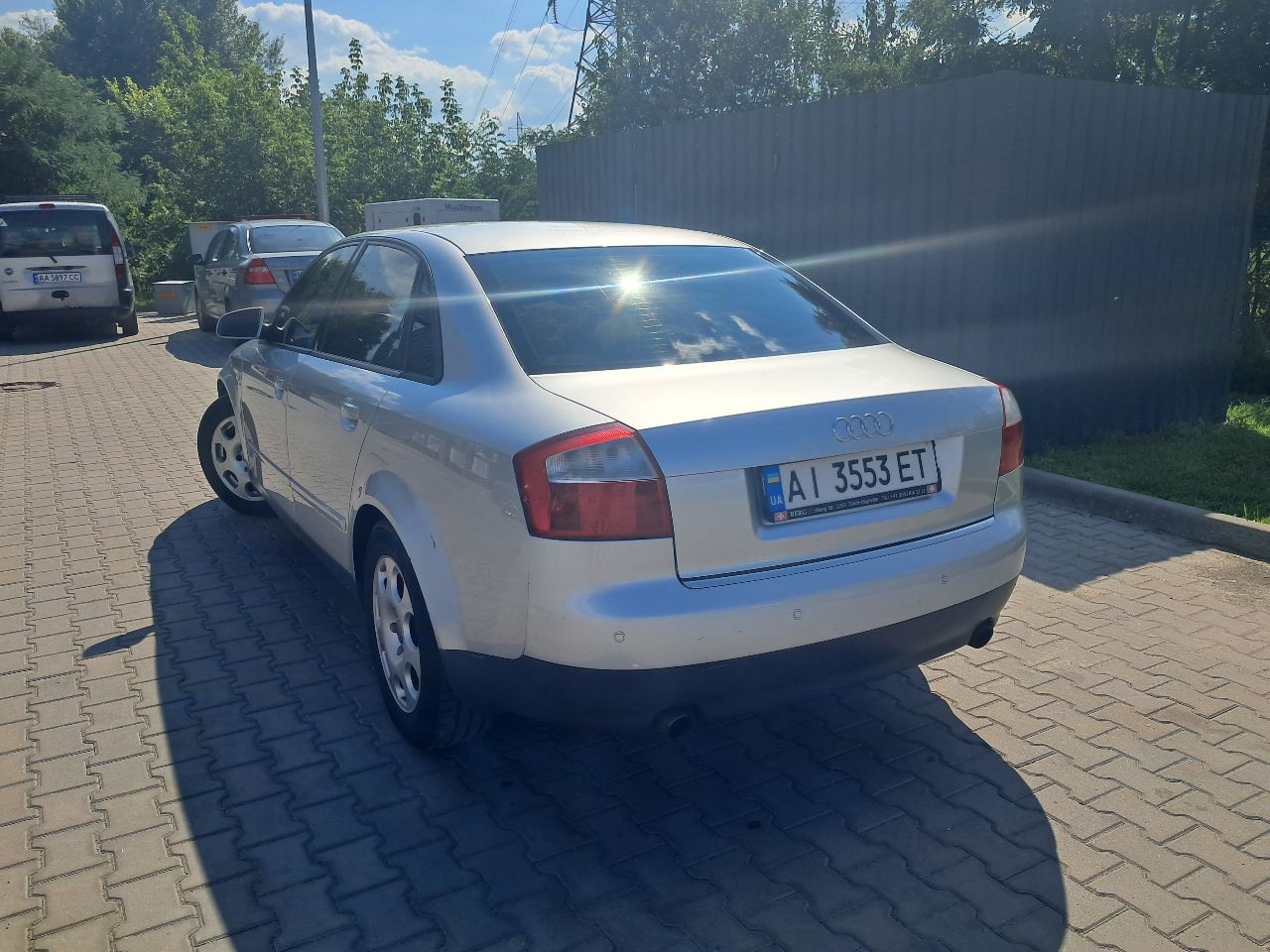 Audi A4 - фото 2